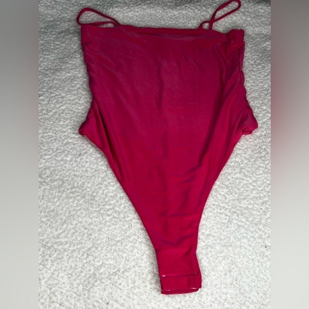PLT PrettyLittleThing Pink HIgh Cut Bodysuit Womens US 2 Barbiecore Chic NWT